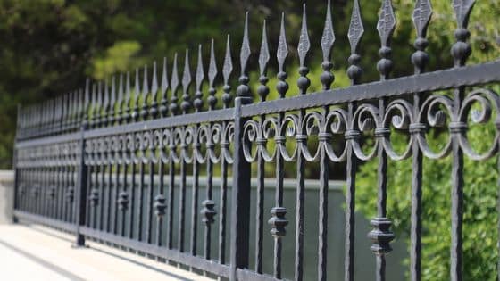 How to Choose the Best Fencing for Commercial Property